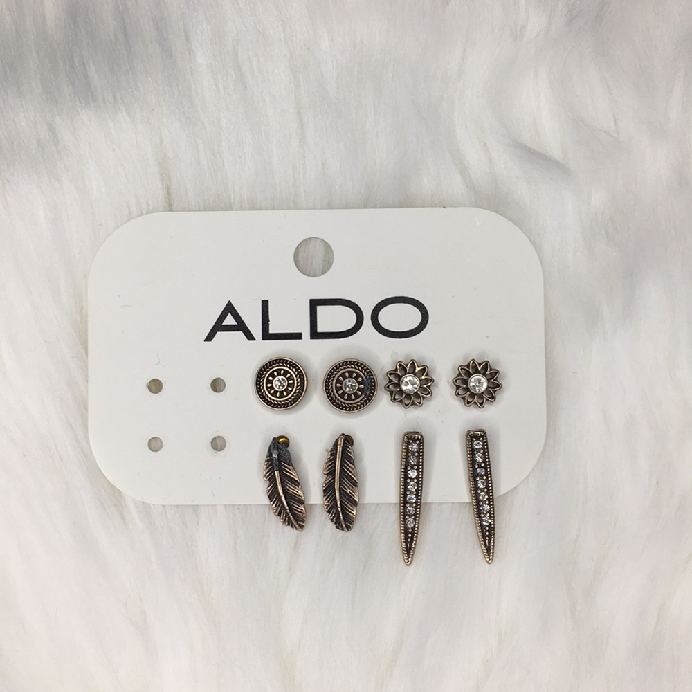 Earrings (4 sets)